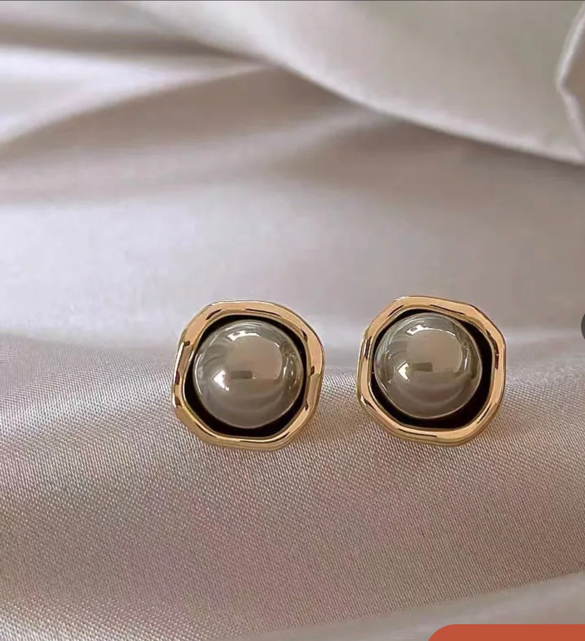 Geometric Gey Pearl Studs C