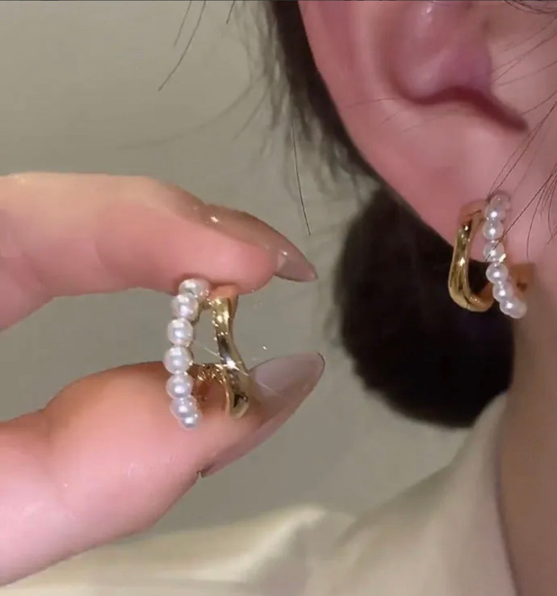 Double Layered C Shaped Pearl