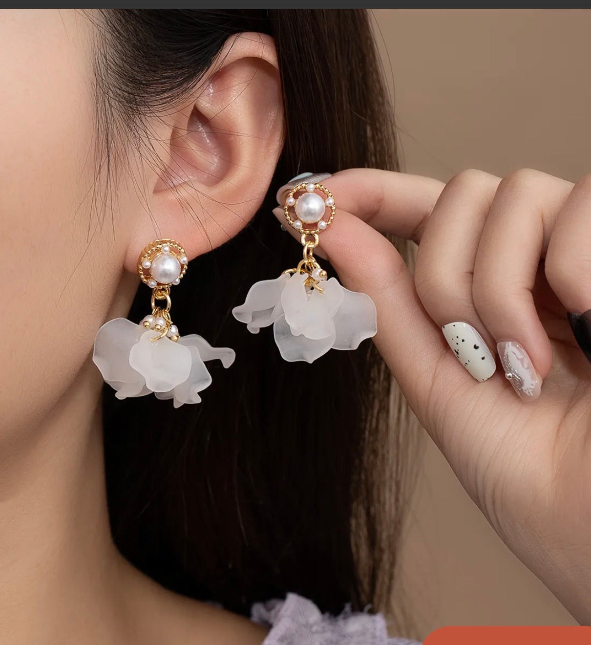 Pearl Bracket Petals B