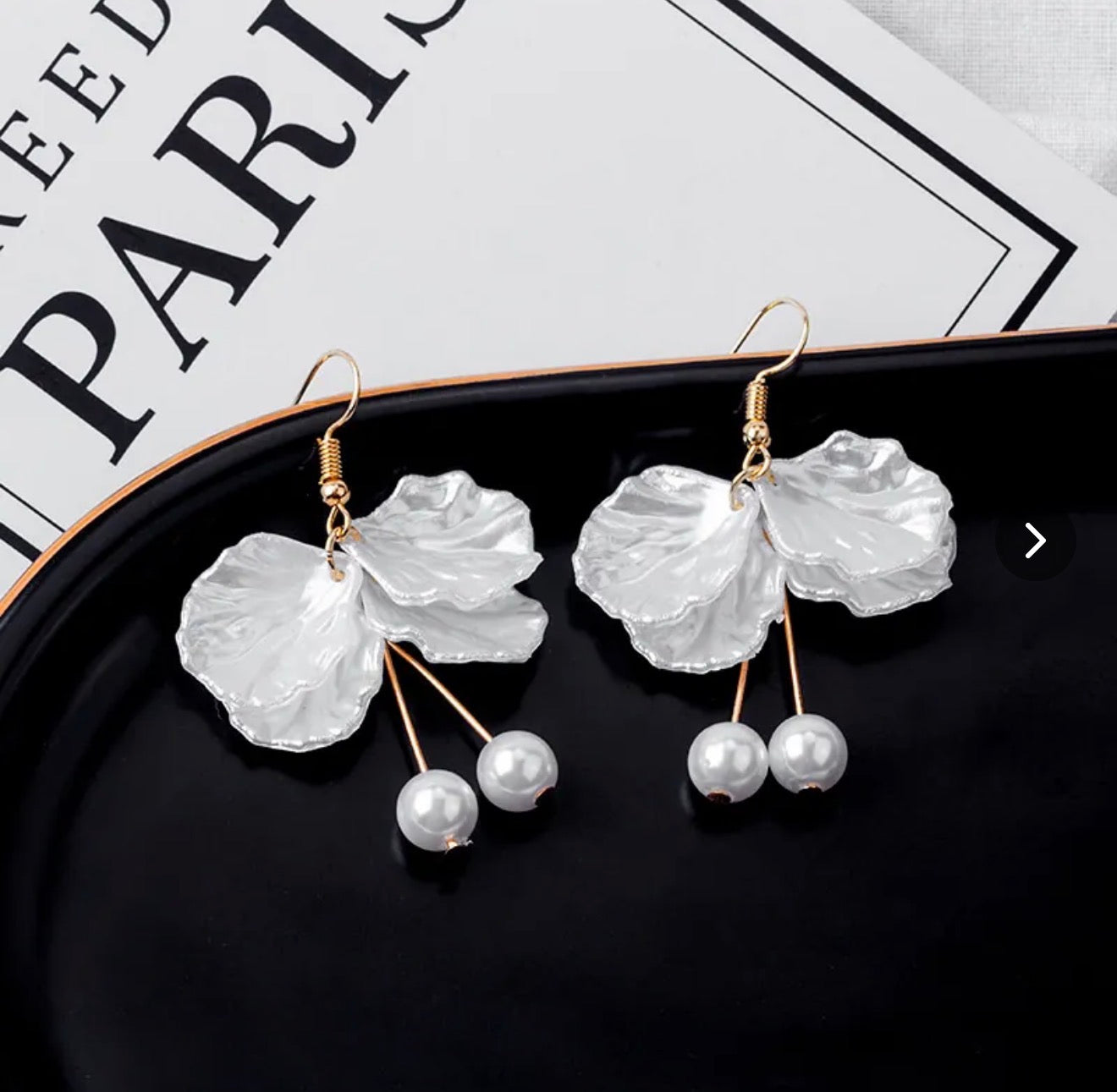 White Petal Pearl Tassel