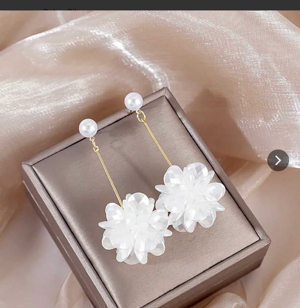 3D White Flower Pearl Thin Gold Rod