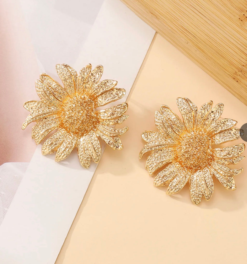 Daisy Stud Earrings B