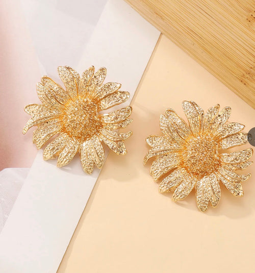 Daisy Stud Earrings B