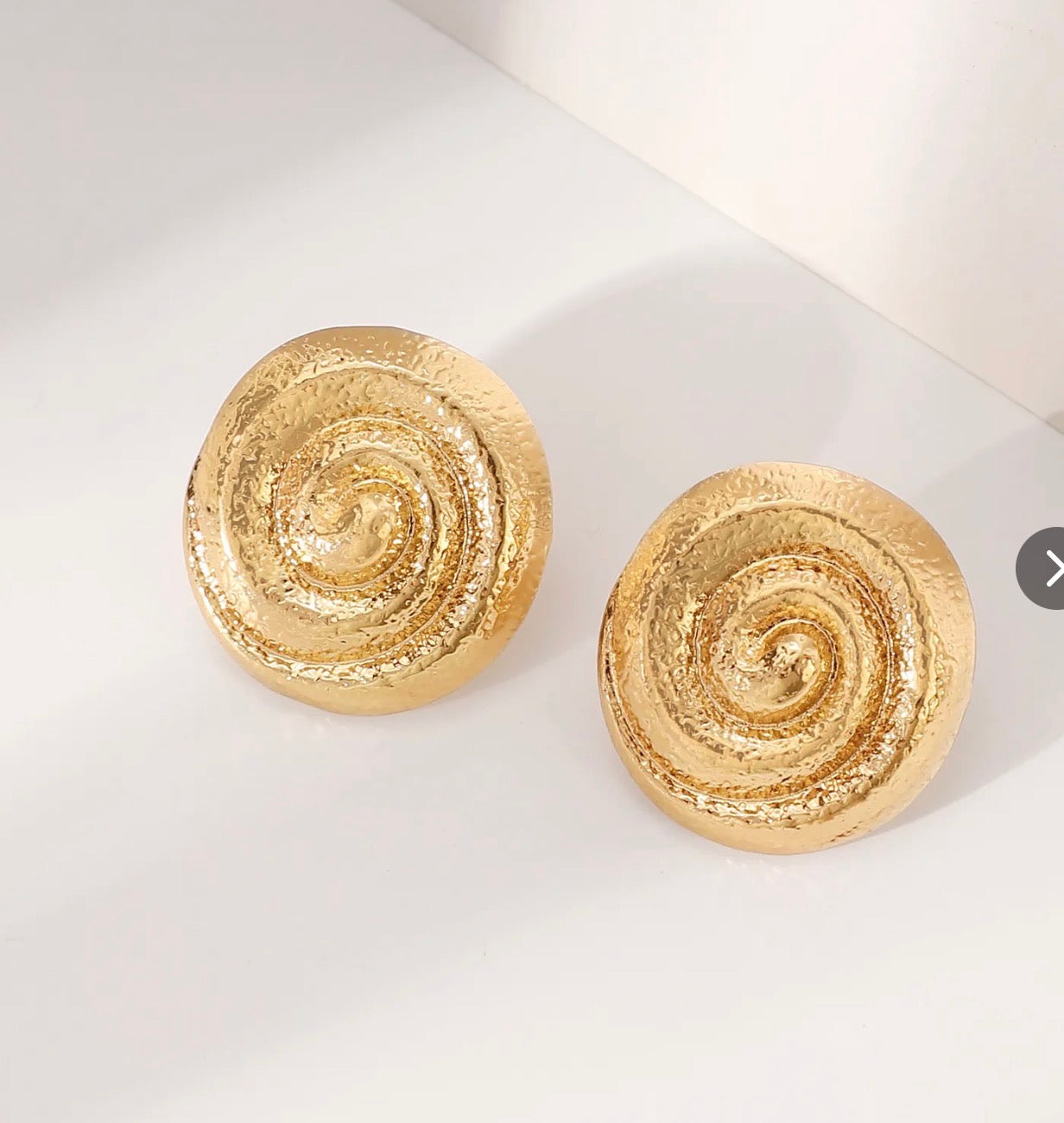Gold Spiral Round Stud B