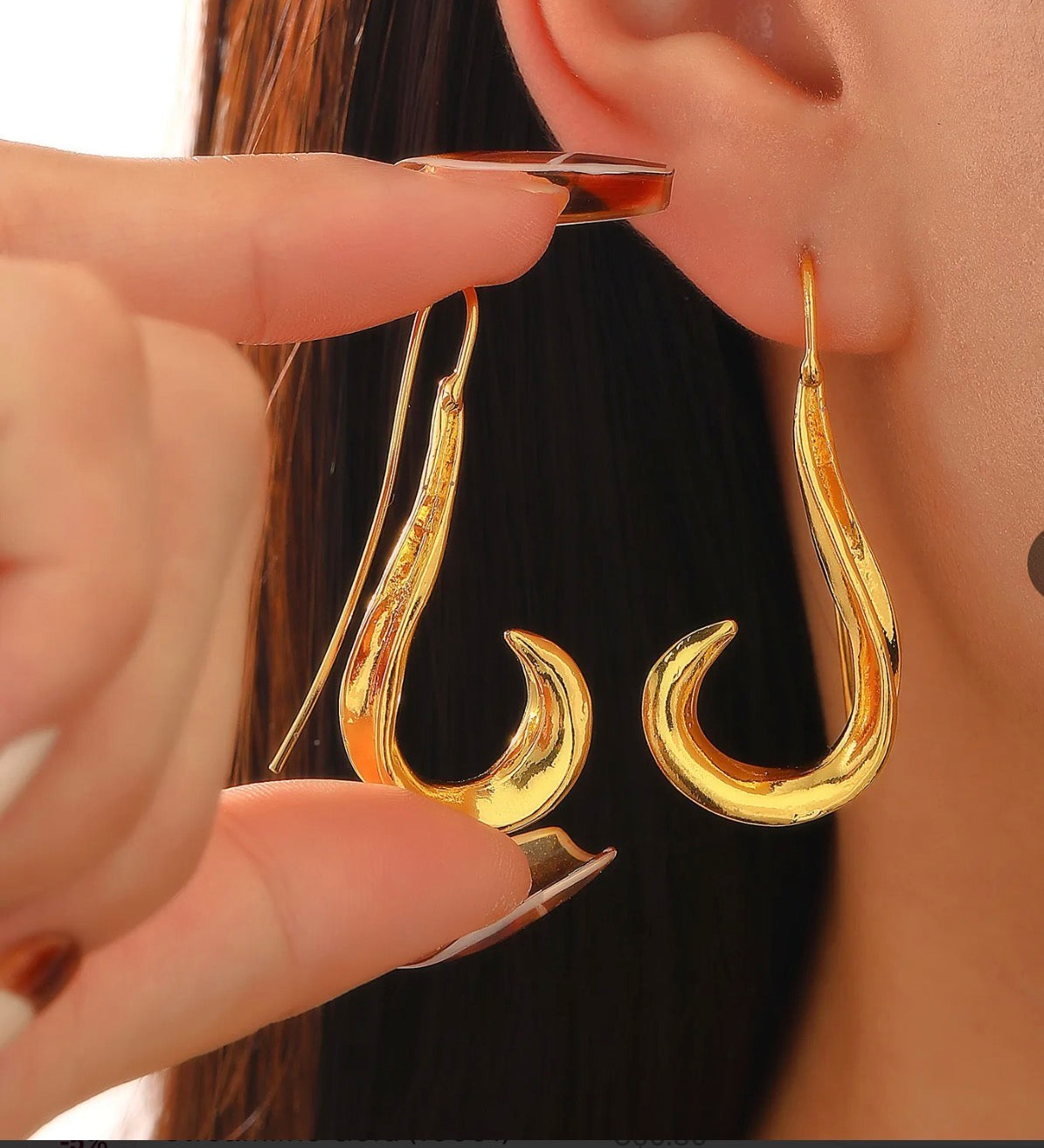 Irregular Curve Ear Hook