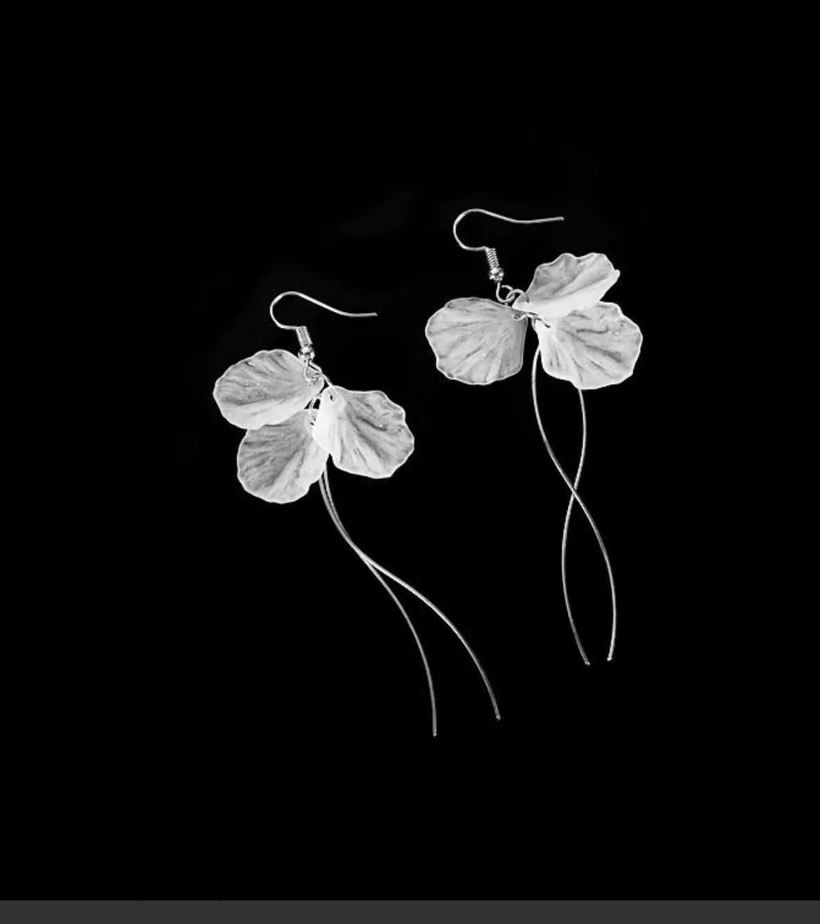Petal Arc Tassel Drop