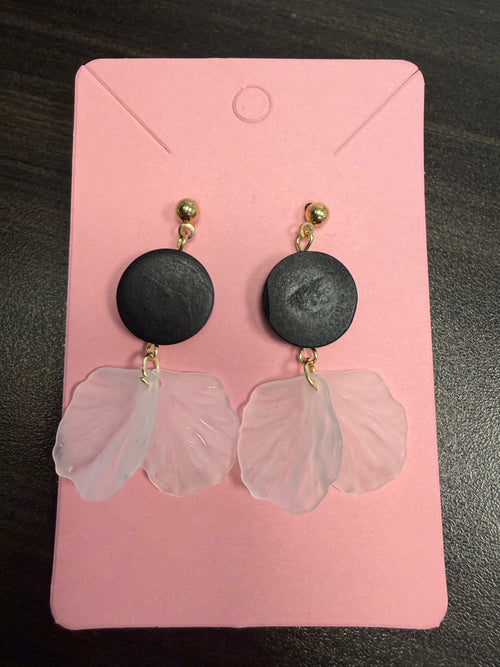 Black Round Piece White Double Petal