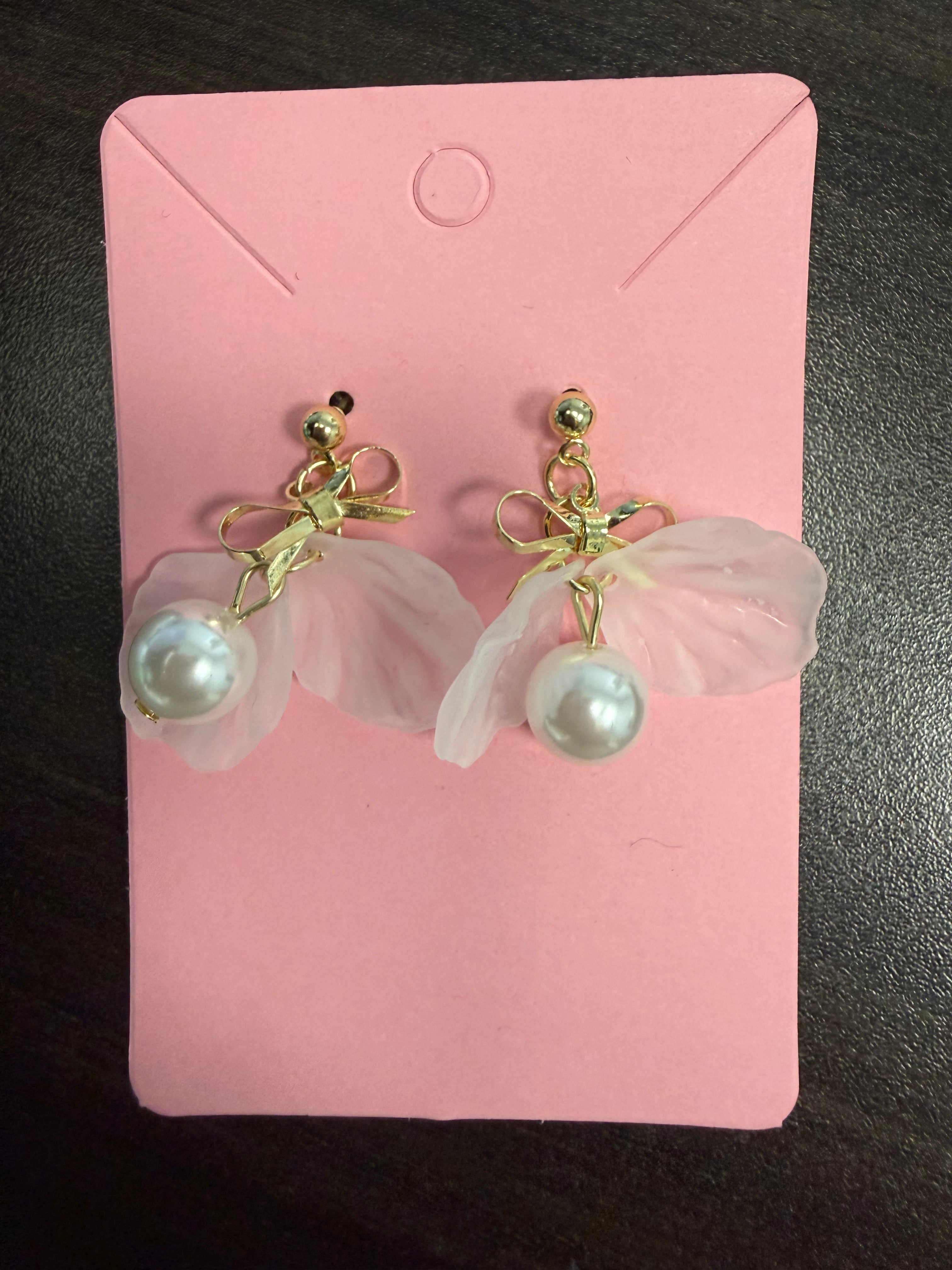 Gold Bow White Petal