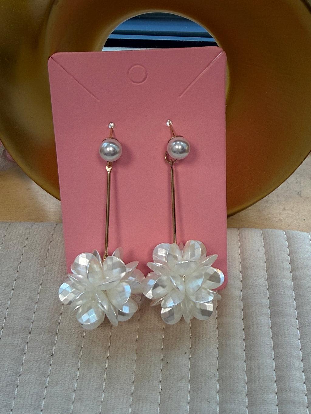 3D White Flower Pearl Thin Gold Rod