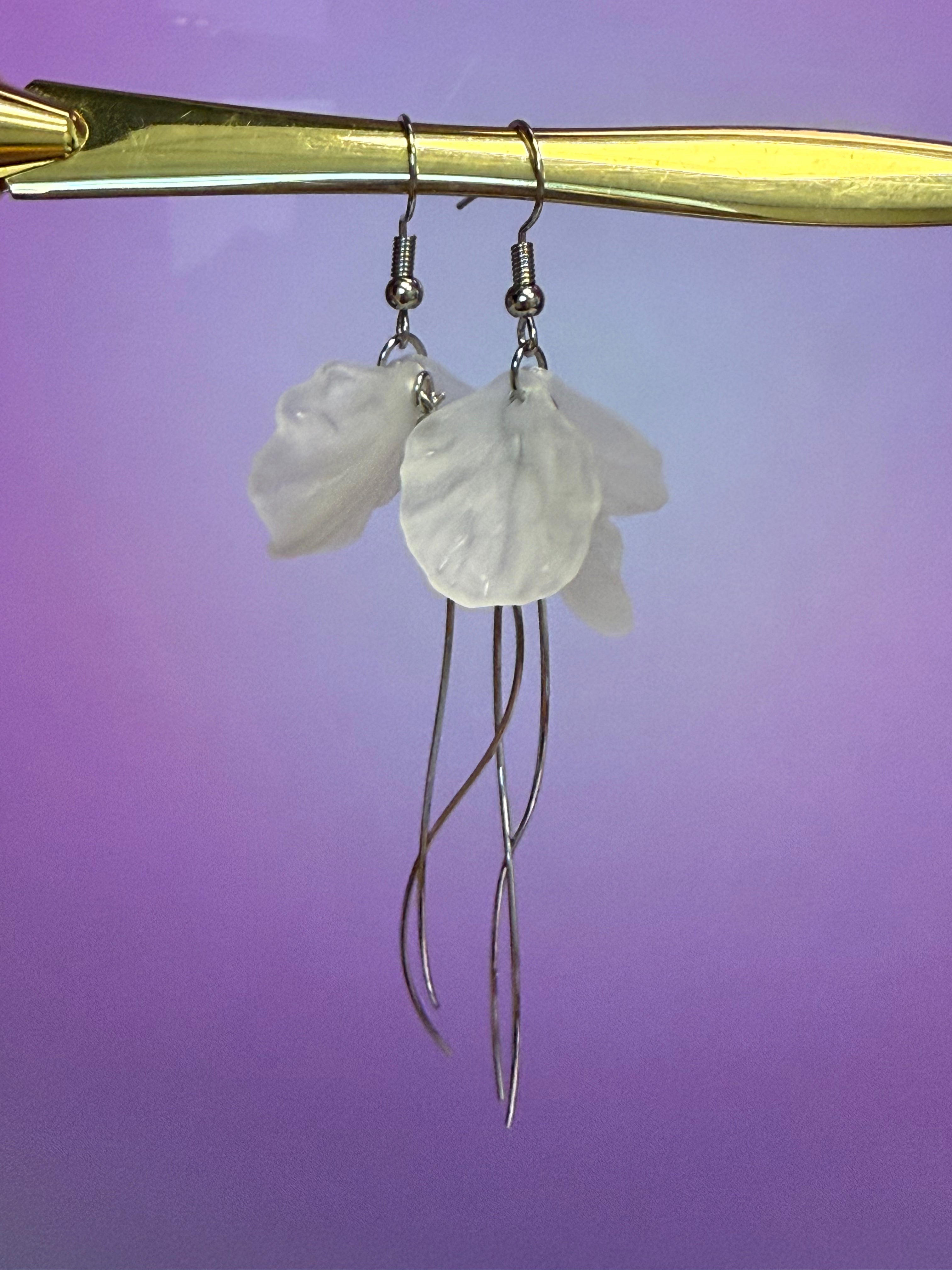 Petal Arc Tassel Drop