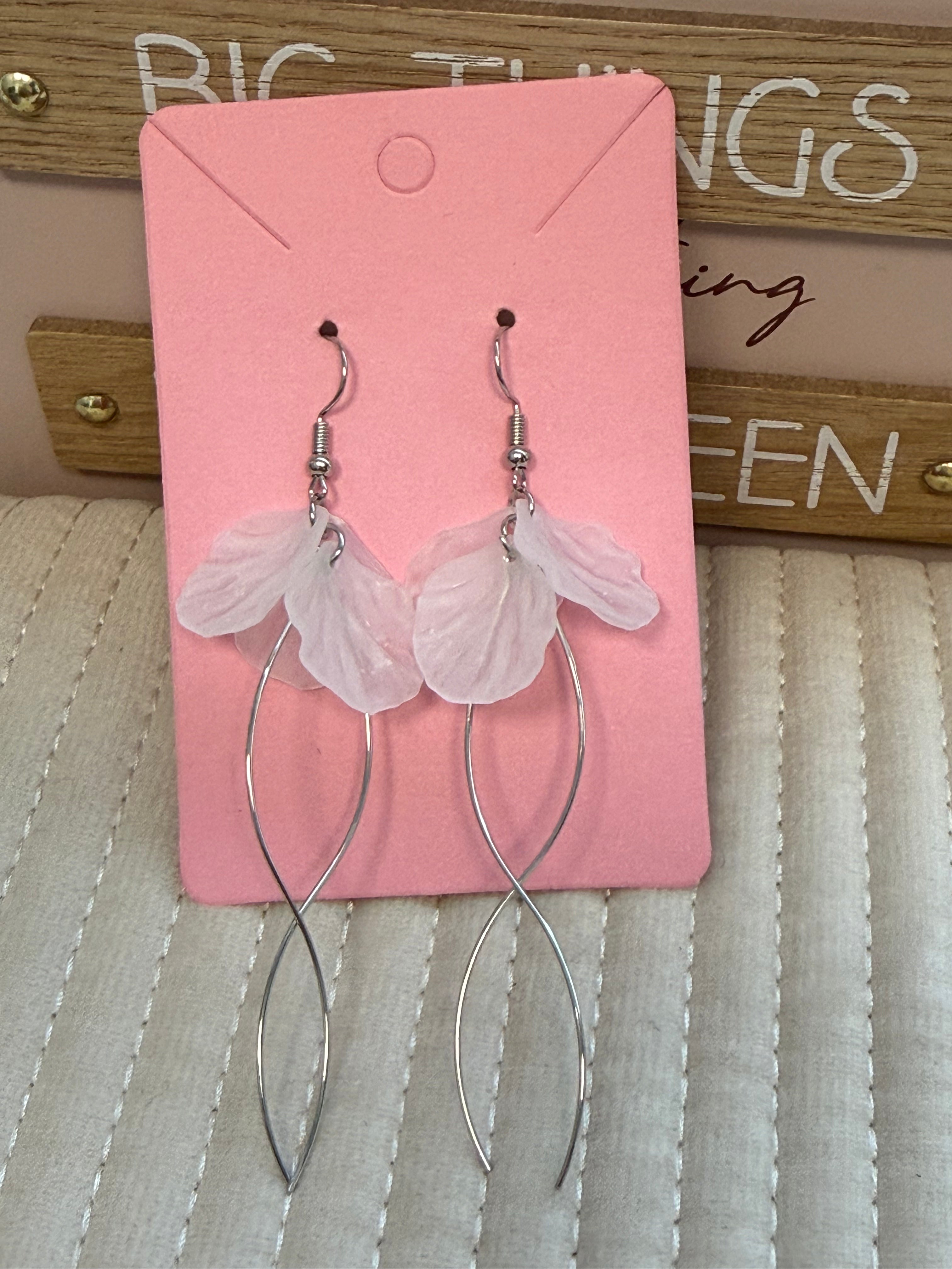Petal Arc Tassel Drop