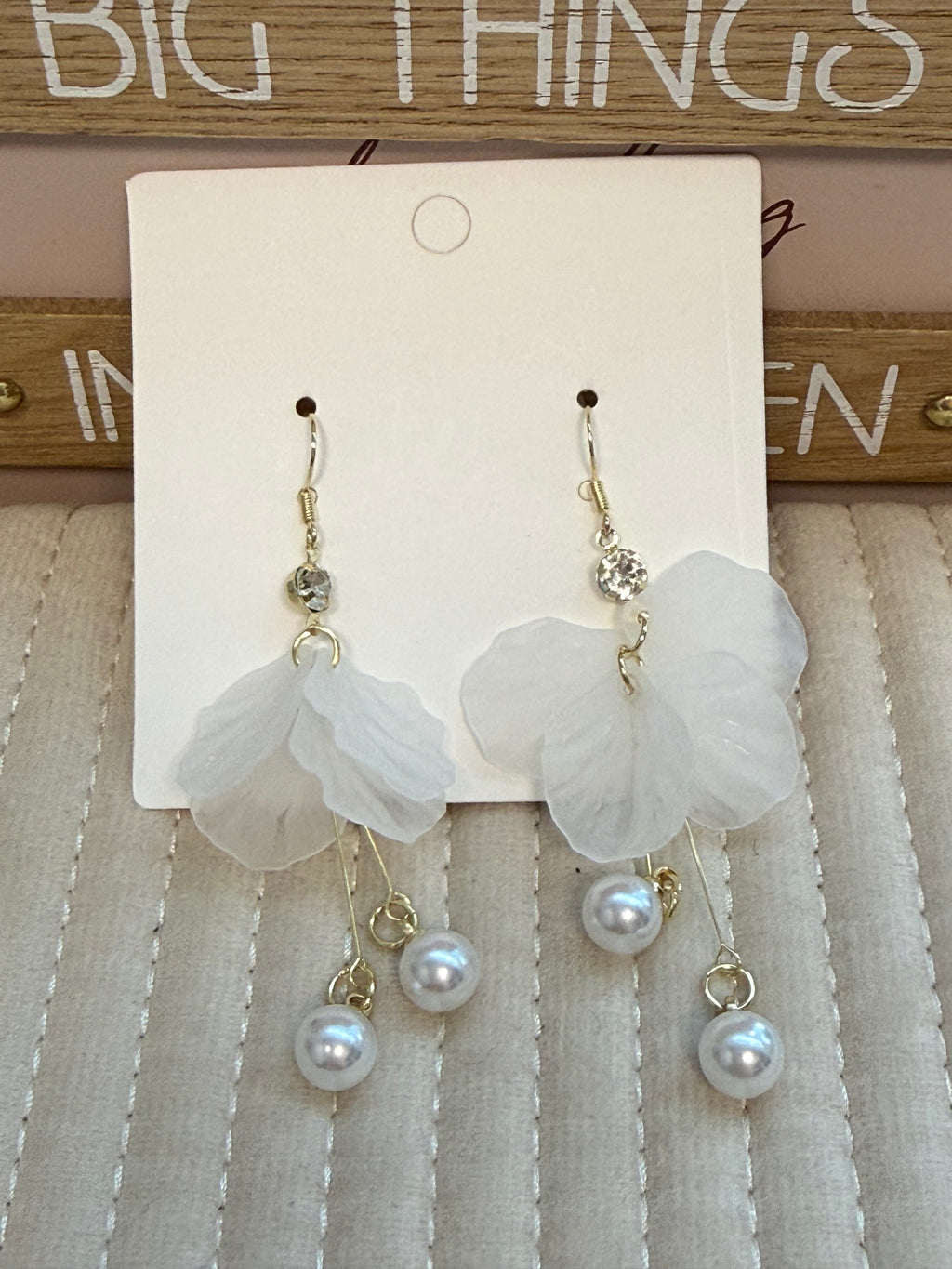 4 Petal Flower Rhinestone Center Tassel