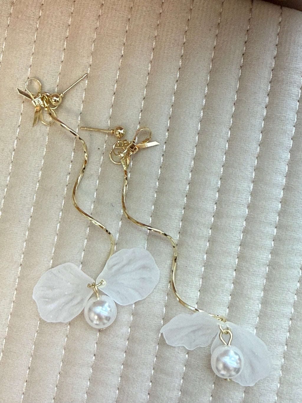 Bow Thin Rod Pearl Petal