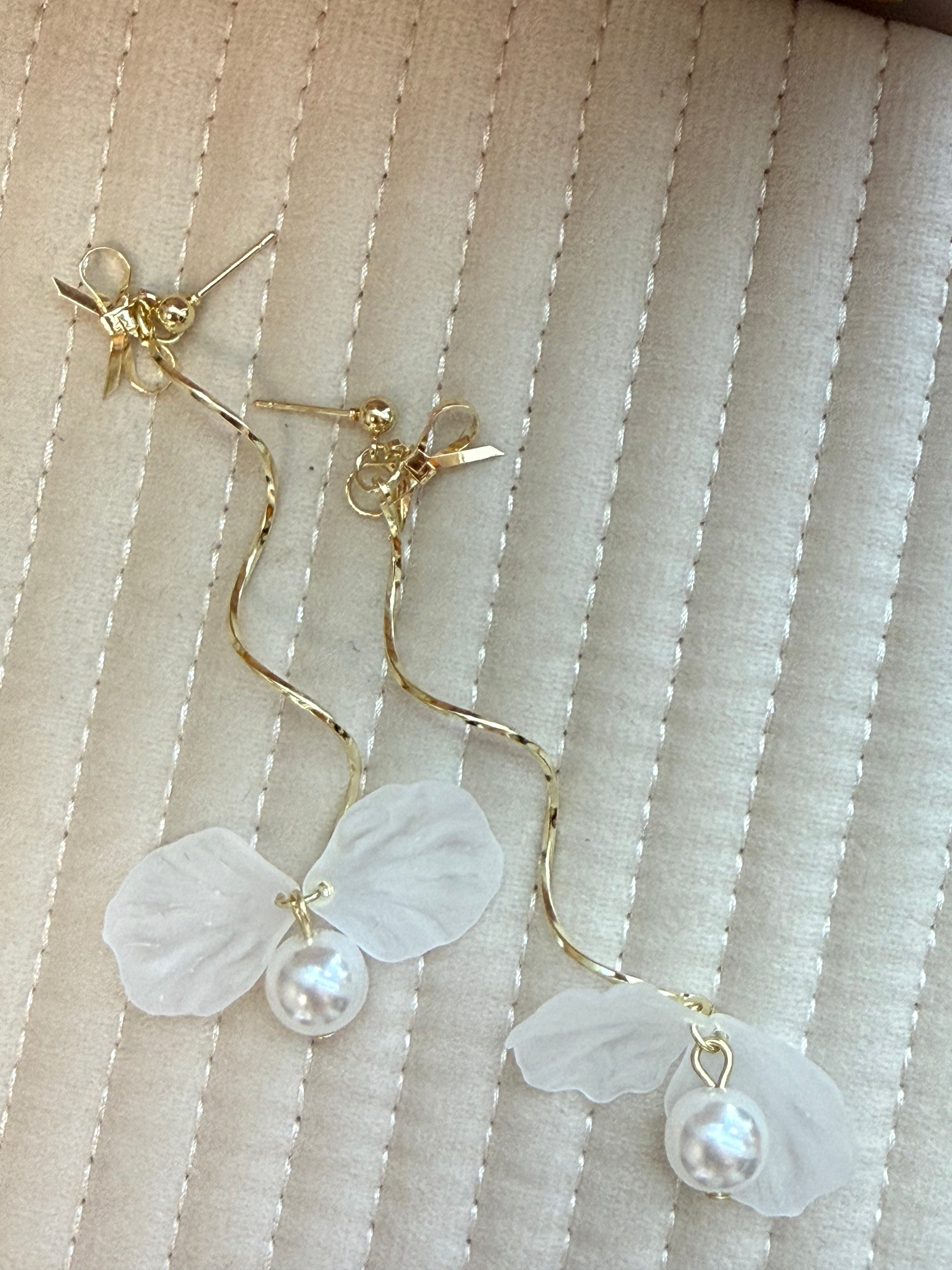 Bow Thin Rod Pearl Petal