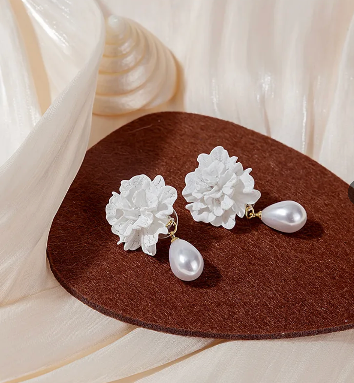 Pleated Flower Pearl Drop C